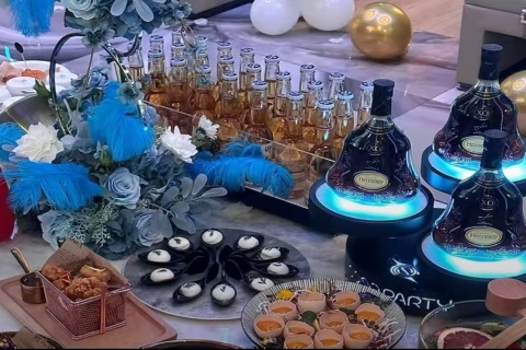 安顺夜场女模招聘！跟我的女孩好上班